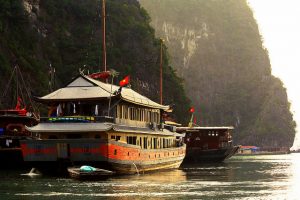 Hạ Long – Yên Tử 2 ngày 1 đêm (ngủ Hạ Long 3 sao)